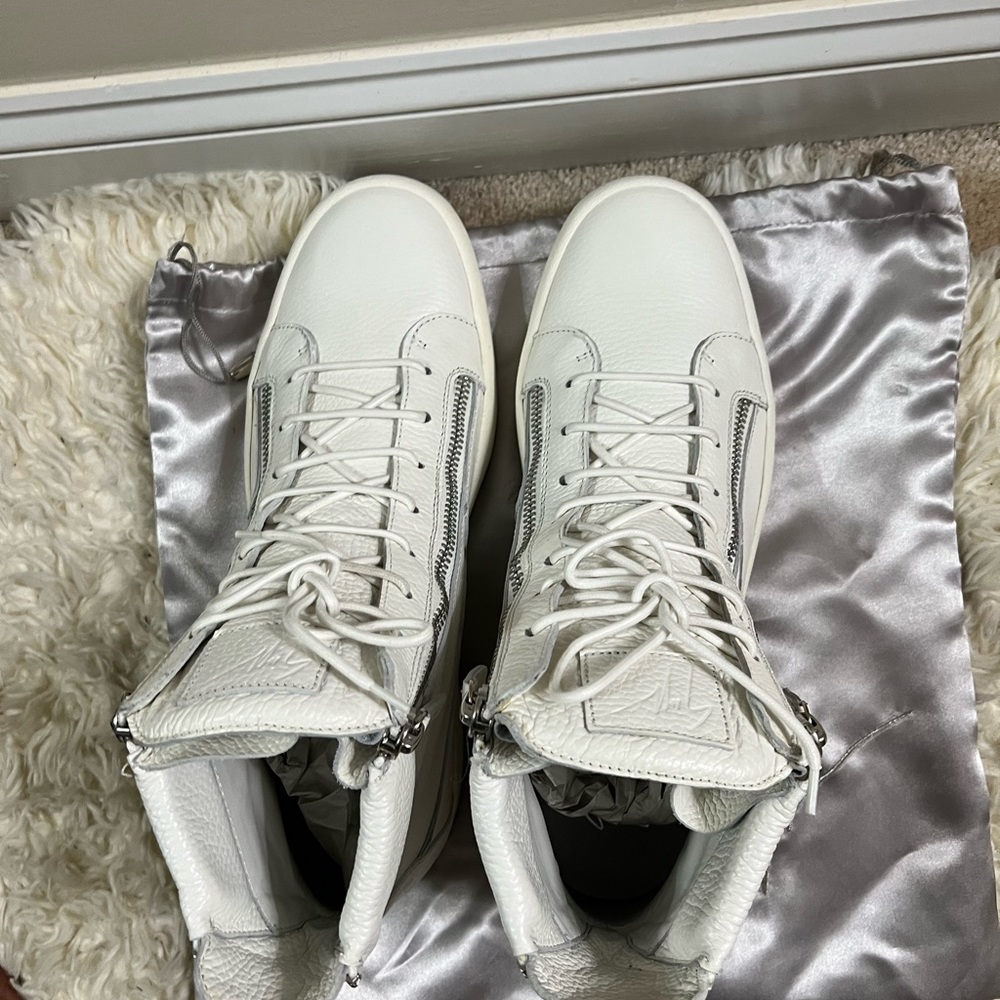 Stylish NEW Giuseppe Zanotti Sneakers -Size US14 -BRAND NEW -Original GZ Bag!!!